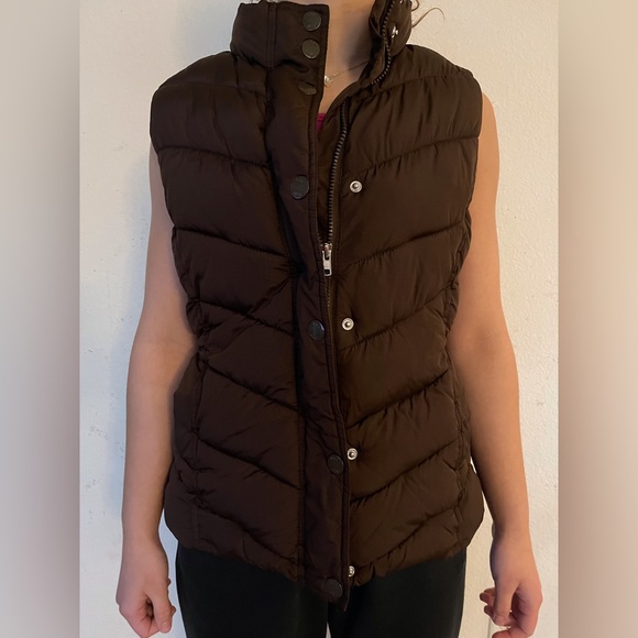 GAP - Picture 3 of 3